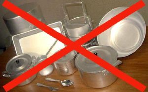 Proč nemůžete mýt hliníkové nádobí v myčce?