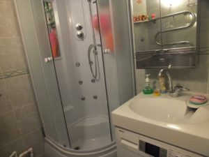 Kruşçev'de çamaşır makineli banyo