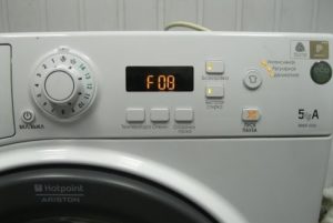 klaida f08 „Hotpoint Ariston“ skalbimo mašinoje