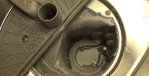 Bagaimana untuk mengalirkan air dari mesin basuh pinggan mangkuk Bosch