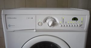 Ανασκόπηση στενών πλυντηρίων ρούχων Electrolux