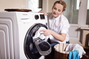 Revizuirea mașinii de spălat rufe Samsung cu rufe suplimentare
