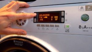 Testați modul de service al unei mașini de spălat rufe Samsung
