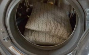 Kaip skalbimo mašinoje skalbti bambukinę pagalvę