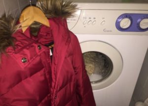 Как да перете полиестерно яке с подплата в автоматична пералня