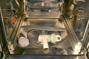 Kako ukloniti plijesan u perilici posuđa?