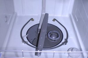 Bottom impeller does not spin in dishwasher