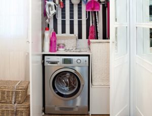 Mașină de spălat în cămară