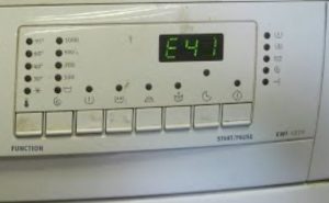 Klaida E41 Electrolux skalbimo mašinoje