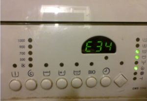 Klaida E34 Electrolux skalbimo mašinoje