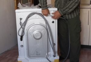 Cum se conectează o mașină de spălat LG