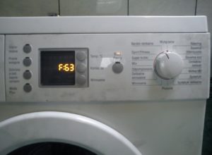 Erro F63 em uma máquina de lavar Bosch