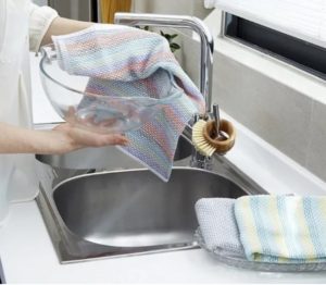 Jak odstranit zápach z kuchyňských utěrek