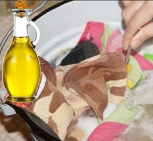Kā mazgāt virtuves dvieļus ar augu eļļu?