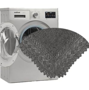 Lavando um lenço em uma máquina de lavar