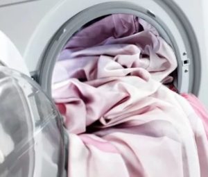 Praní ubrusu v pračce