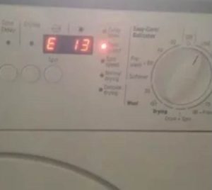 E13 hiba egy Bosch mosógépben