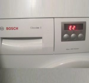 Erro E2 em uma máquina de lavar Bosch
