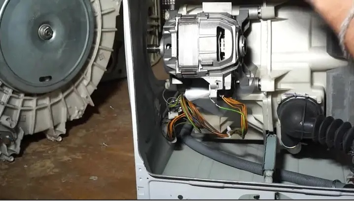 how to remove the motor
