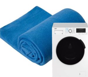 Mencuci selimut bulu dalam mesin basuh