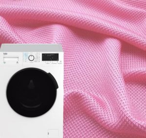 Πλύσιμο πλεκτών σε πλυντήριο ρούχων