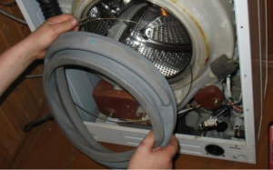 Cum să înlocuiți manșeta trapă a unei mașini de spălat Electrolux