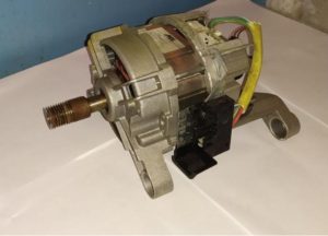 Hur man kontrollerar motorn på en tvättmaskin från Zanussi