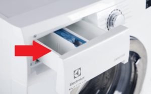Dove si mette la polvere in una lavatrice Electrolux?