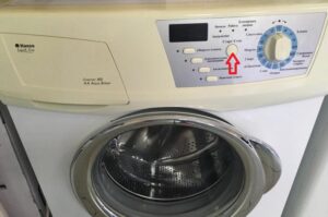 Binuksan ang Hansa washing machine