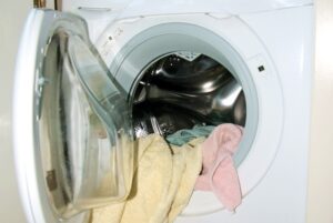Защо пералнята не се изплаква или центрофугира?