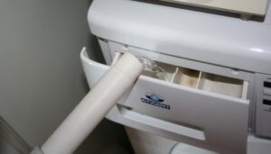 Bagaimana cara menuang air secara manual ke dalam mesin basuh automatik?