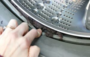 Cum să curățați murdăria de sub manșetă într-o mașină de spălat LG?