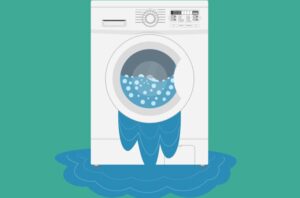 Bakit tumatagas ang aking LG washing machine mula sa ibaba sa panahon ng spin cycle?