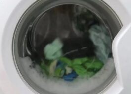 Why does the washing machine wash without stopping?