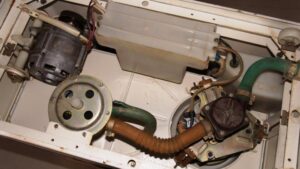 Do-it-yourself disassembly of a semi-automatic washing machine