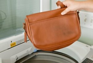 Dirbtinės odos skalbimas skalbimo mašinoje