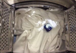 Why doesn't the capsule dissolve in the washing machine?
