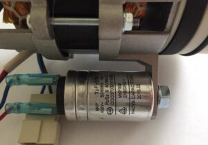 Как да сменим кондензатора на съдомиялна машина?