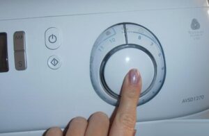 Kaip įjungti Ariston skalbimo mašiną