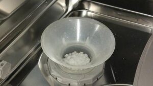 Колко често трябва да слагате сол в съдомиялната?