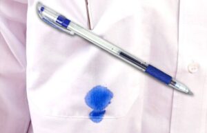 Kā noņemt tinti no pildspalvas veļas mašīnā