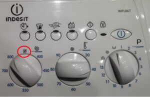 Jak wyłączyć cykl wirowania w pralce Indesit