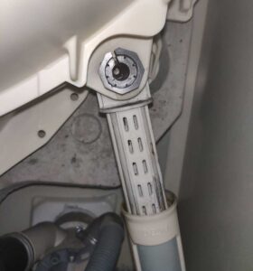 Comment remplacer les amortisseurs d'une machine à laver à chargement par le haut