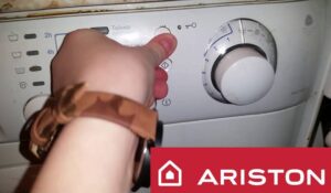 Cum să porniți un ciclu de centrifugare pe o mașină de spălat Ariston