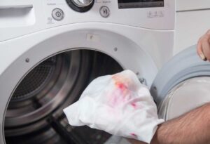 Kraujo plovimas skalbimo mašinoje