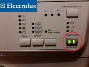W pralce Electrolux przycisk Start miga na zielono