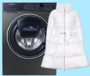 Mencuci jaket putih di dalam mesin basuh