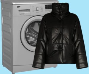 Een donsjack van ecoleer wassen in een wasmachine